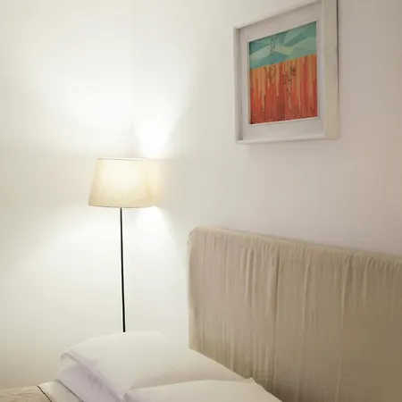 Melusina Roof Terrace Center *